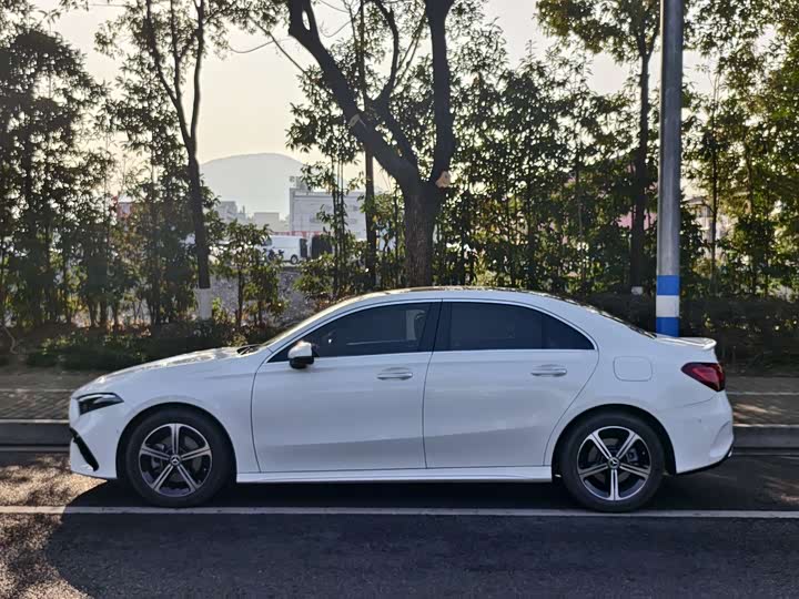 Фото 4 - Mercedes-Benz A-Class