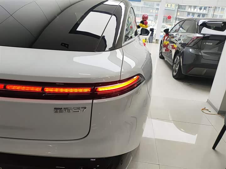 Фото 8 - Dongfeng Forthing Xinghai S7