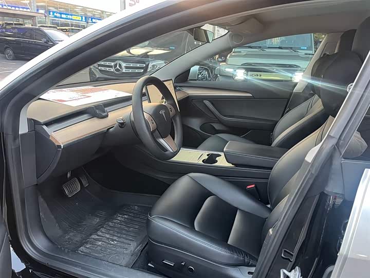 Фото 5 - Tesla Model 3