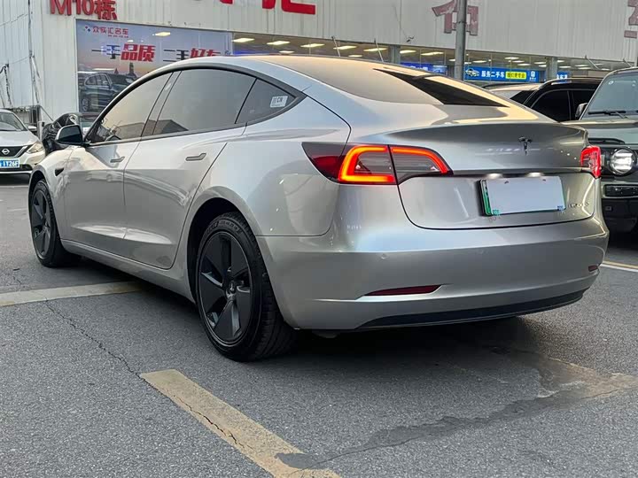 Фото 7 - Tesla Model 3