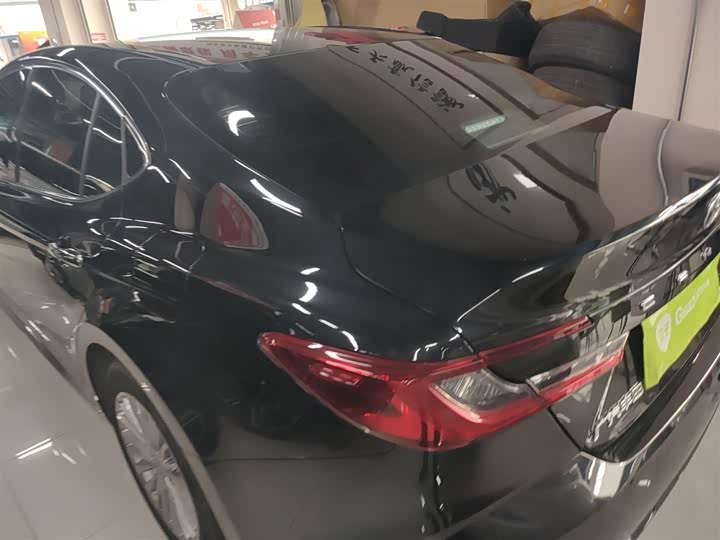 Фото 5 - Toyota Camry