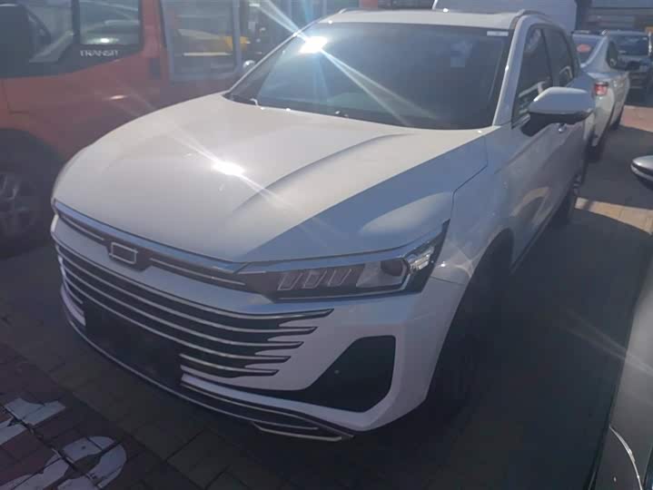 Фото 1 - Bestune T77