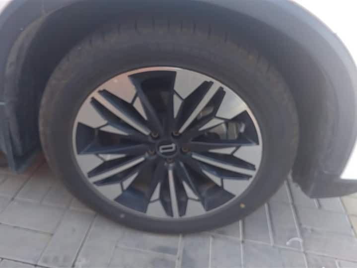 Фото 6 - Bestune T77