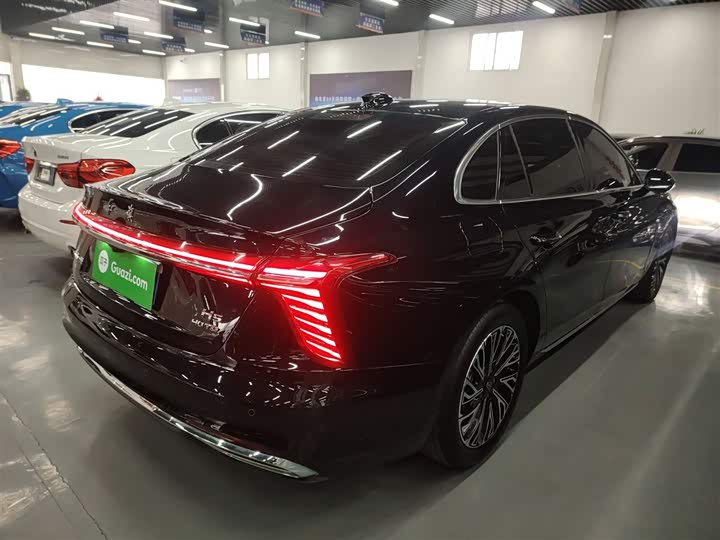 Фото 7 - Hongqi H5