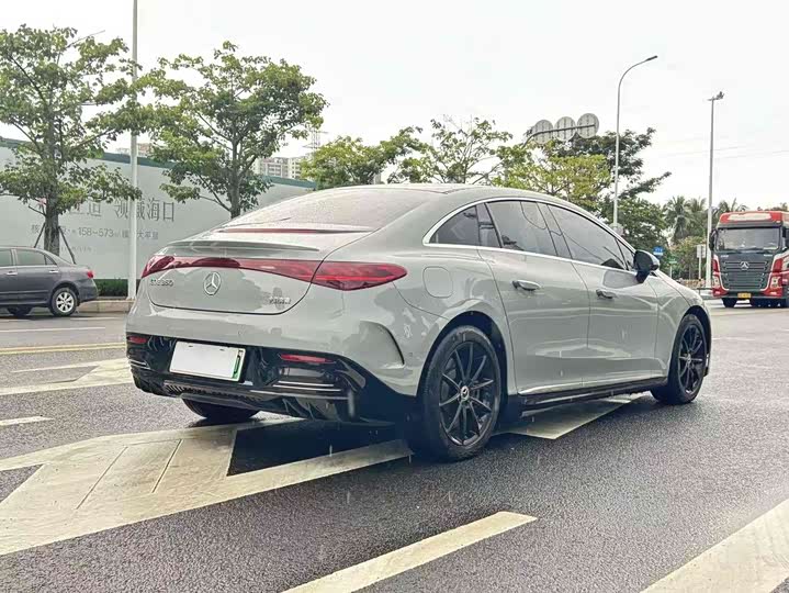 Фото 9 - Mercedes-Benz EQE