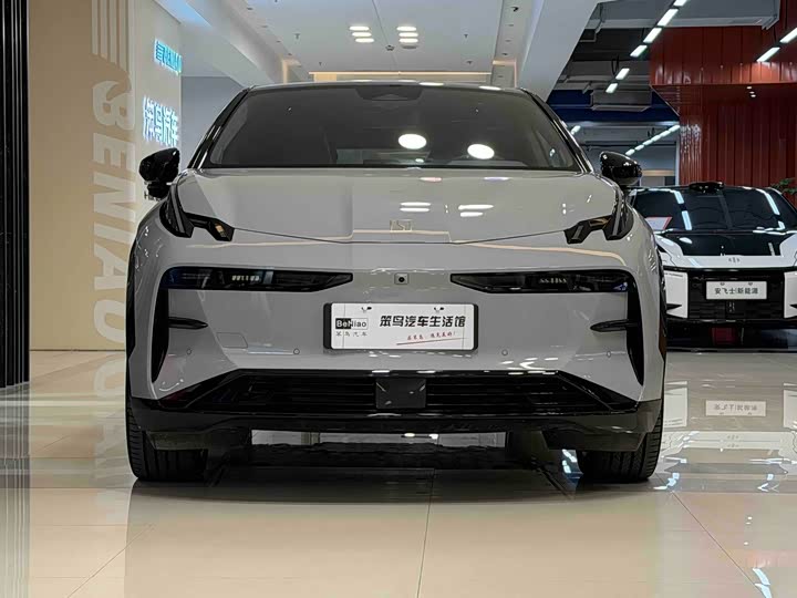 Фото 2 - Zeekr X