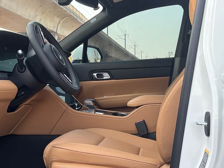 Фото 8 - LiXiang One