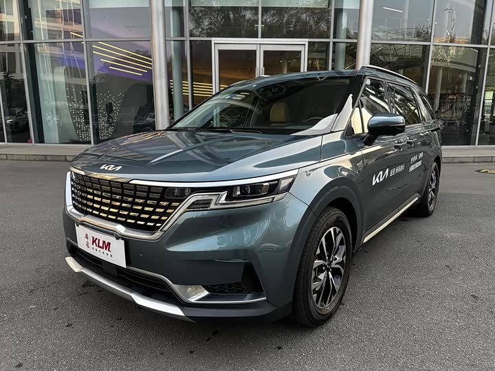 Фото 1 - Kia Carnival