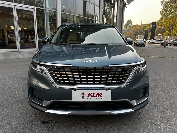 Фото 2 - Kia Carnival