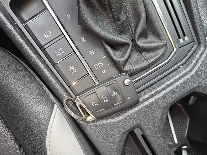 Фото 9 - Volkswagen Lavida