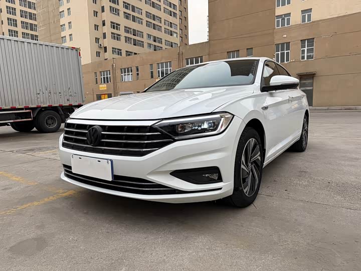 Фото 1 - Volkswagen Sagitar L