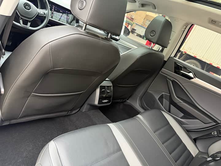 Фото 9 - Volkswagen Sagitar L