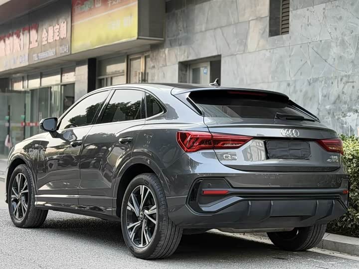 Фото 8 - Audi Q3 Sportback