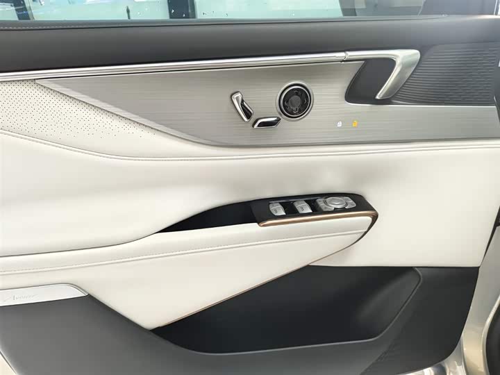 Фото 6 - Buick GL8 Hybrid