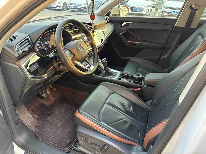 Фото 3 - Audi Q3