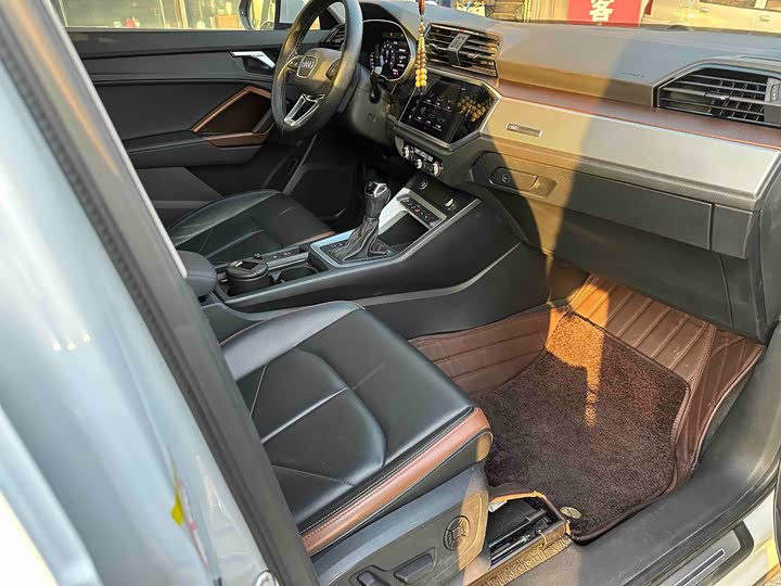 Фото 7 - Audi Q3