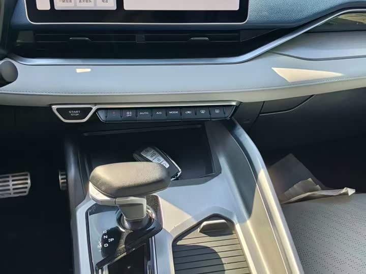 Фото 7 - Geely Preface