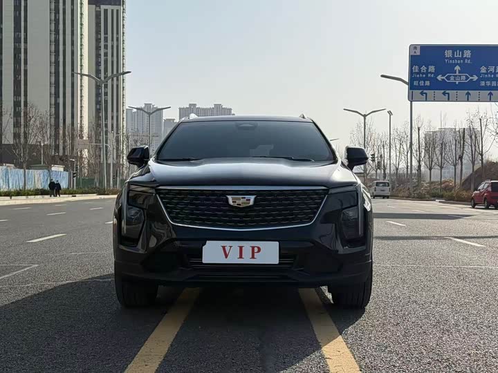 Фото 2 - Cadillac XT4