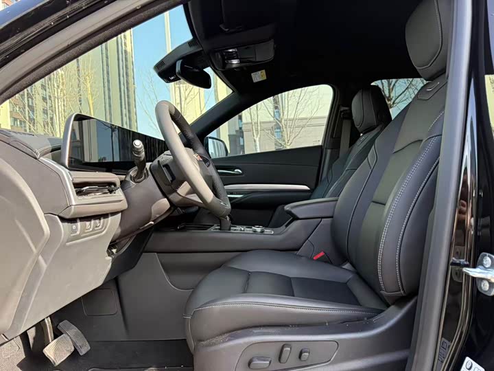 Фото 4 - Cadillac XT4