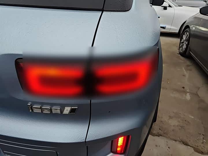 Фото 8 - Geely Icon