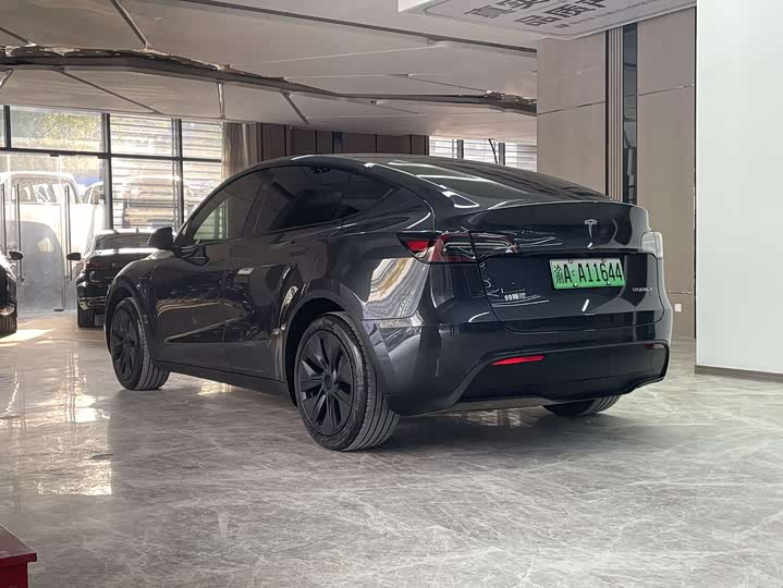Фото 4 - Tesla Model Y
