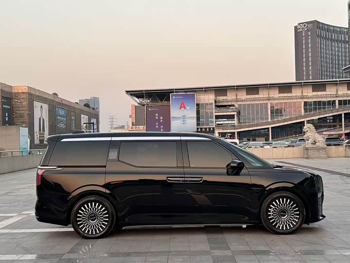 Фото 5 - Zeekr 009