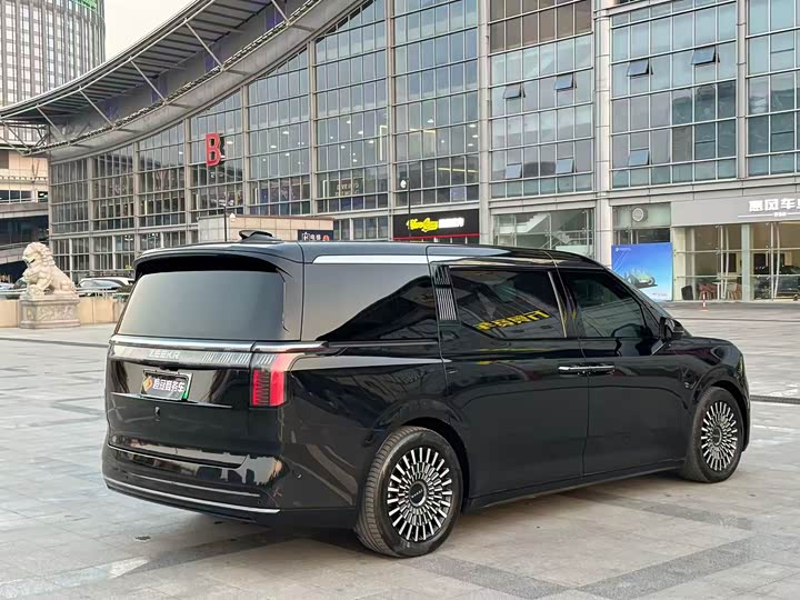 Фото 6 - Zeekr 009