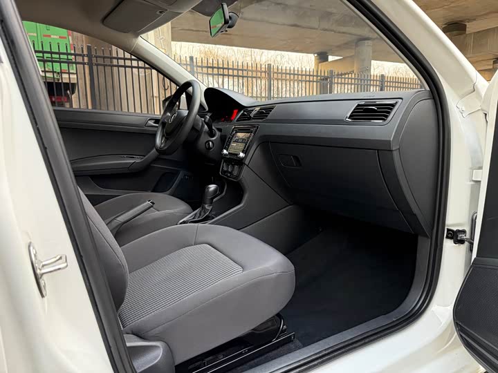 Фото 9 - Volkswagen Santana