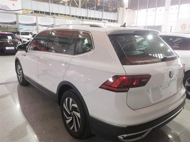 Фото 5 - Volkswagen Tiguan L Pro