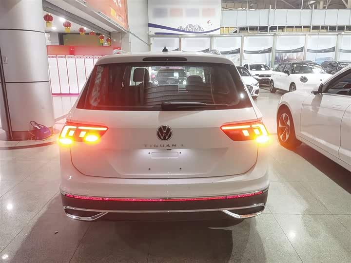 Фото 6 - Volkswagen Tiguan L Pro
