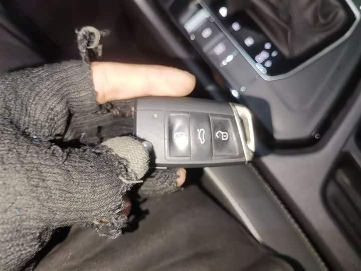 Фото 9 - Volkswagen Tiguan L Pro