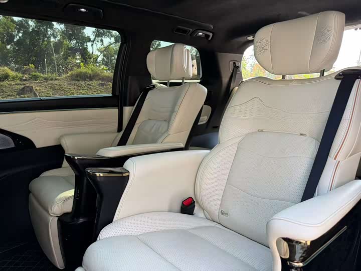 Фото 5 - GAC Trumpchi M8