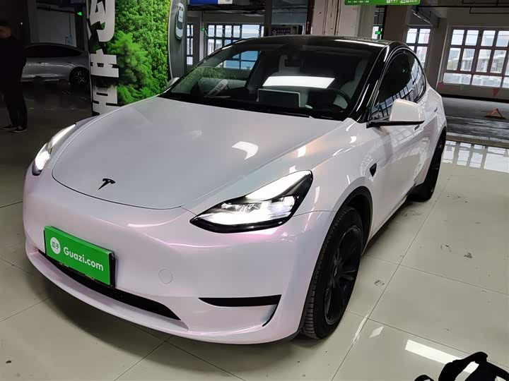 Фото 1 - Tesla Model Y