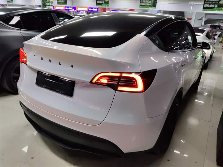 Фото 7 - Tesla Model Y