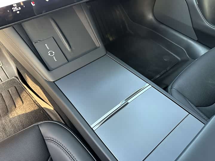 Фото 8 - Tesla Model 3