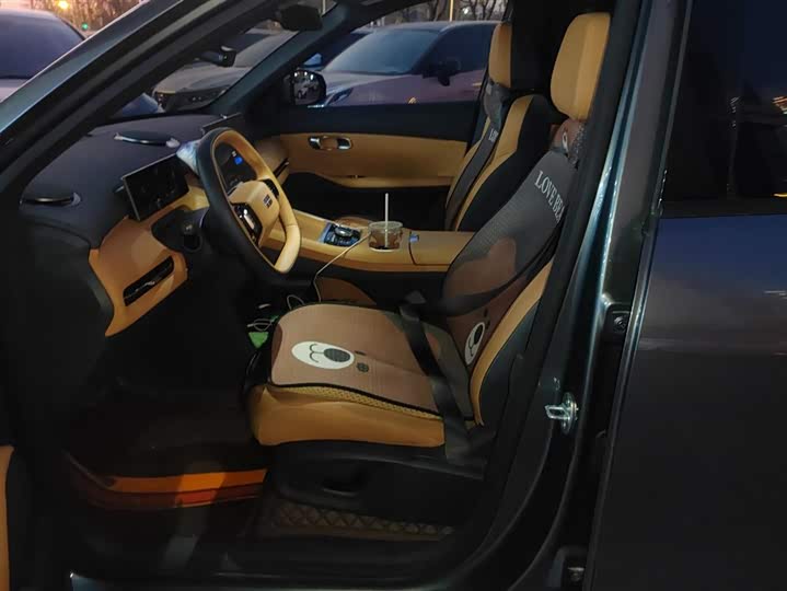 Фото 9 - Geely Galaxy Starship 7