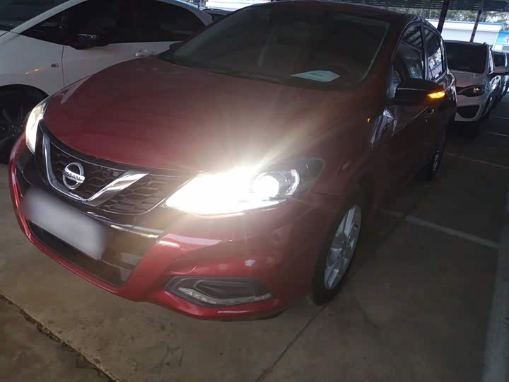 Фото 1 - Nissan Tiida