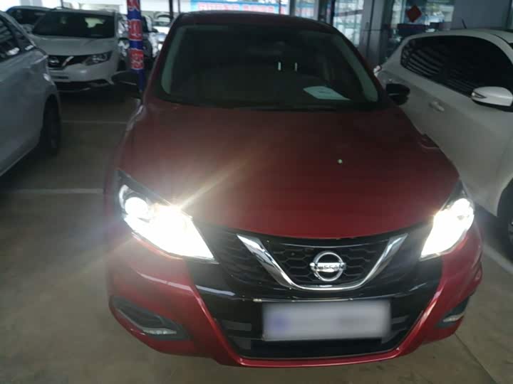 Фото 3 - Nissan Tiida