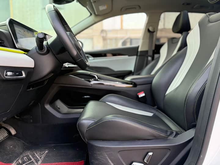 Фото 5 - Geely Coolray