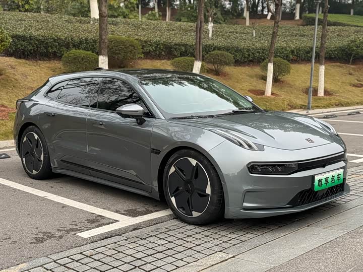 Фото 3 - Zeekr 001