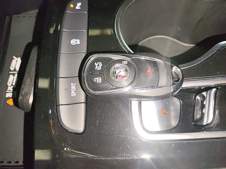 Фото 9 - Buick Regal