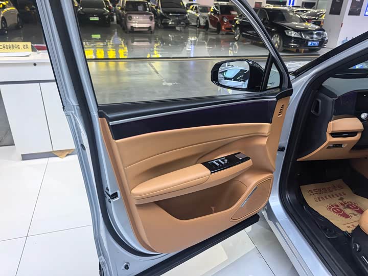 Фото 7 - Geely Galaxy L7