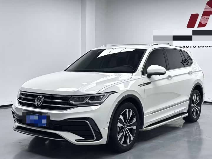 Фото 1 - Volkswagen Tiguan L Pro