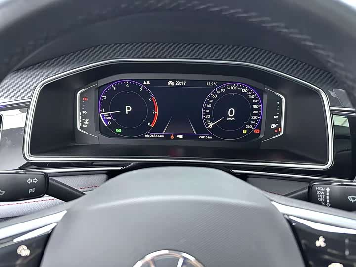 Фото 8 - Volkswagen Tiguan L Pro