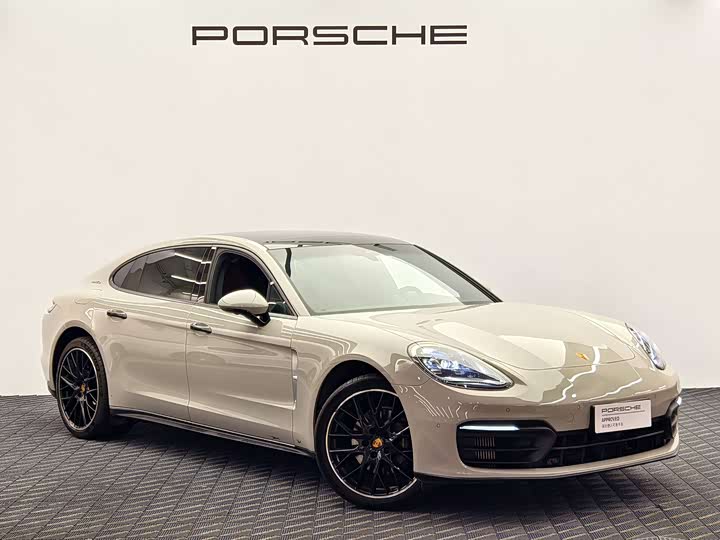 Фото 1 - Porsche Panamera