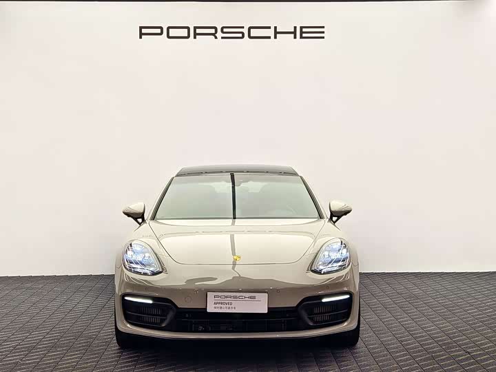Фото 2 - Porsche Panamera