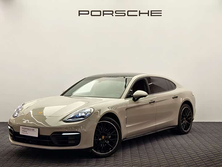 Фото 3 - Porsche Panamera