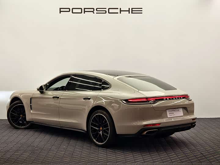 Фото 5 - Porsche Panamera