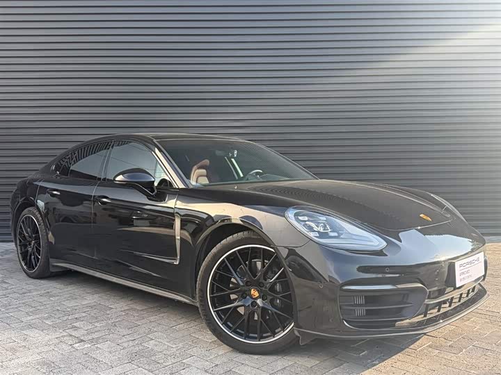 Фото 3 - Porsche Panamera