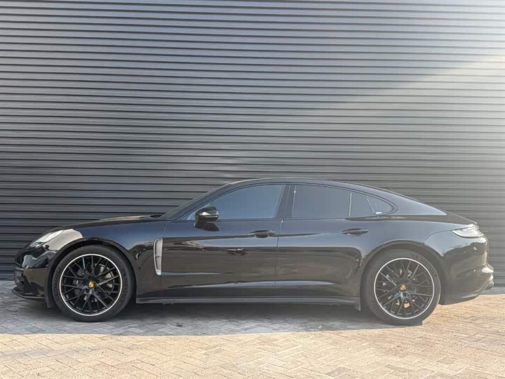 Фото 5 - Porsche Panamera